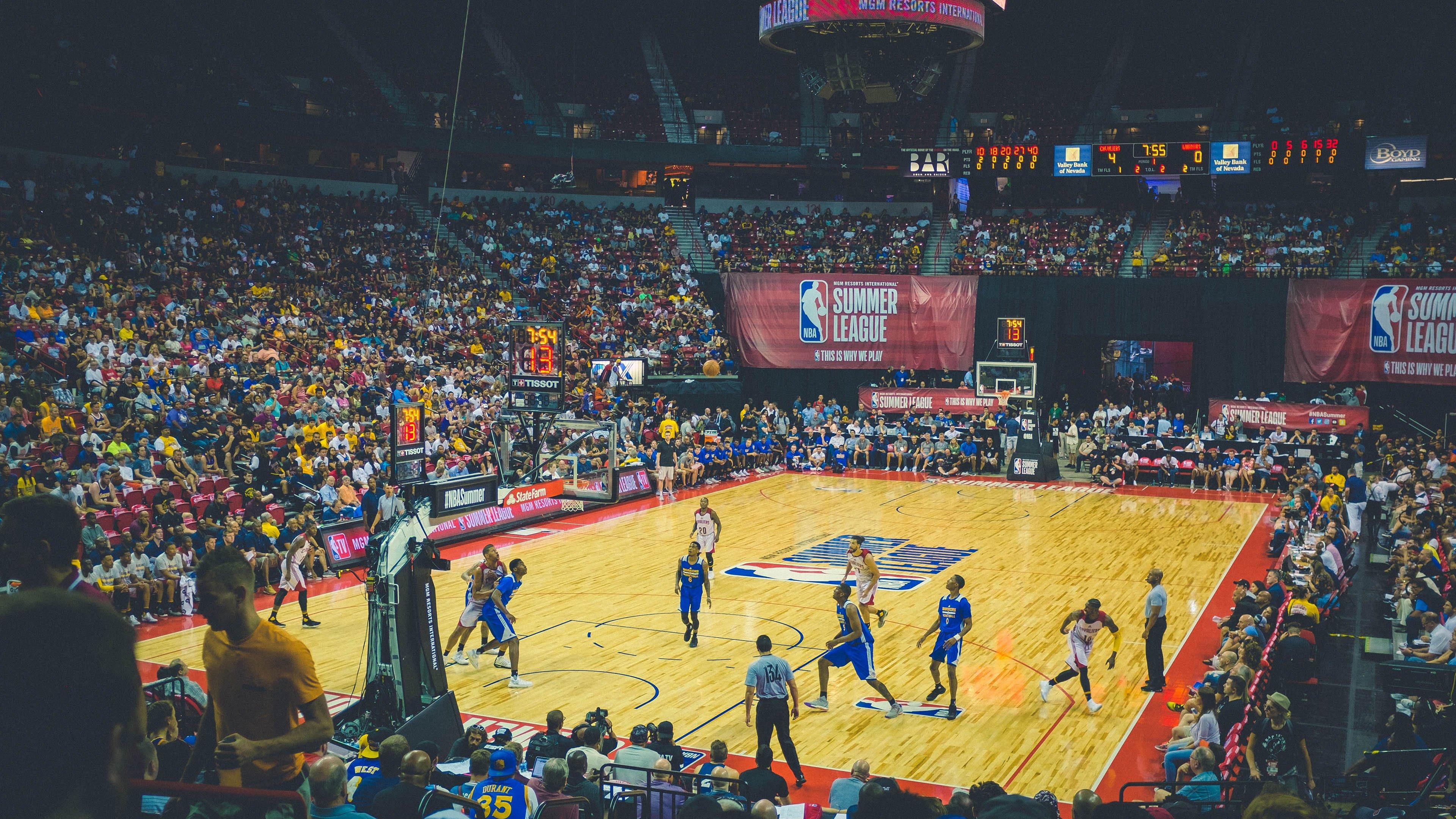 菲尔普斯再创泳坛传奇，23枚奥运金牌成就无人能及