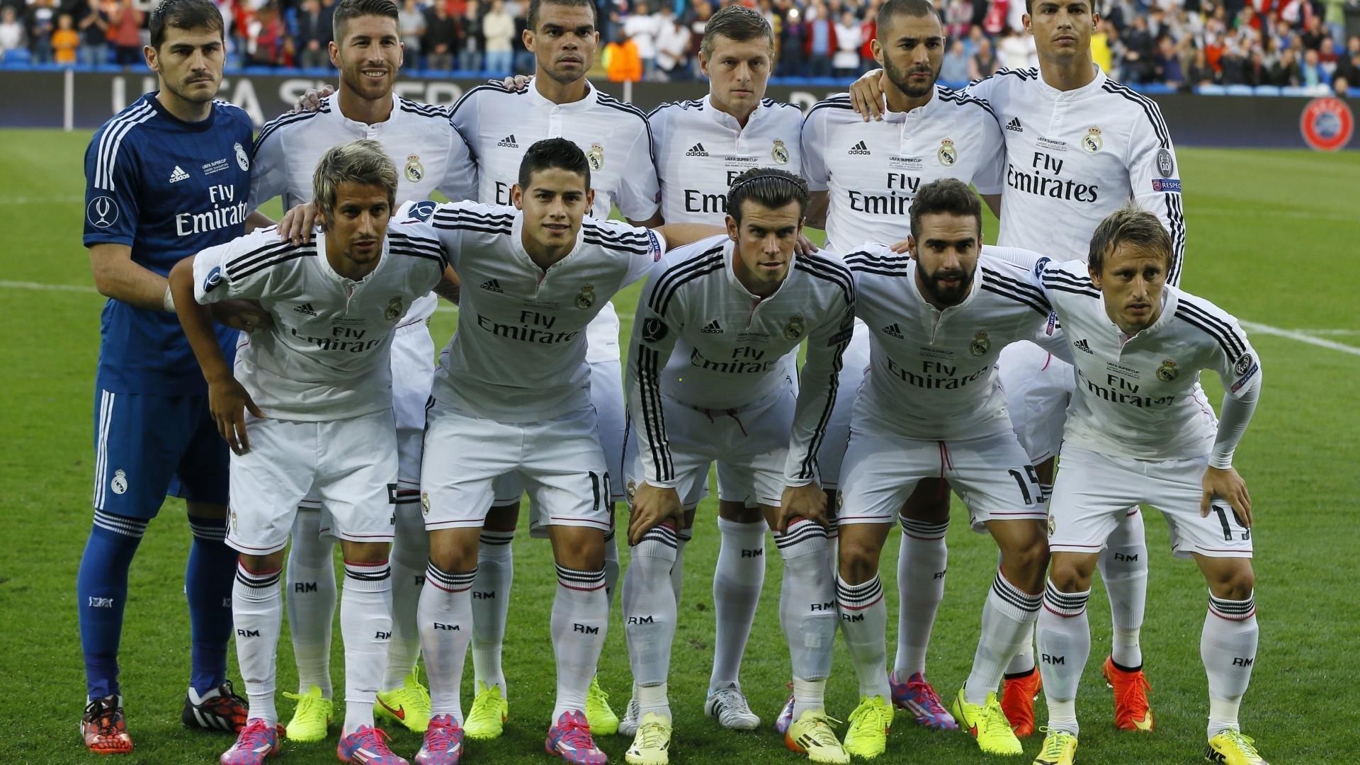 激情对决！同城德比战引爆全场，球迷狂欢夜见证历史时刻